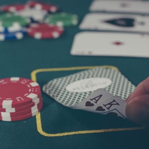 3 efektívne pokerové tipy, ktoré sú ideálne pre mobilné kasíno